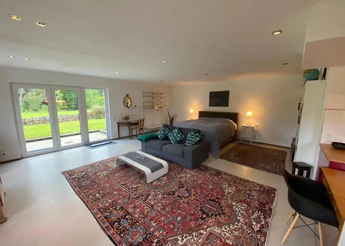 Ruheoase Im Kirschbluetental *